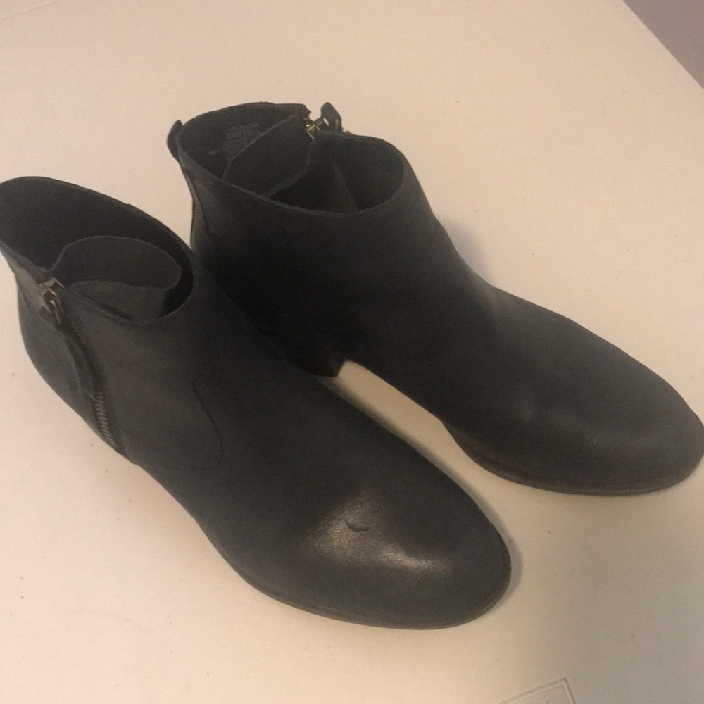 Lucky Brand Booties Good Looking size 8 medium